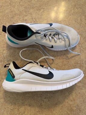 Nike White Mesh Sneakers with Black Swoosh and Teal Accent